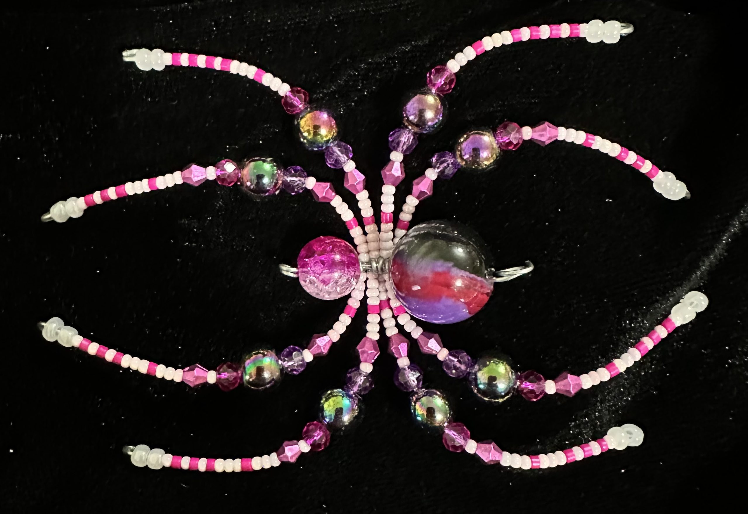 Handmade beaded Christmas spider ornament - Image 2