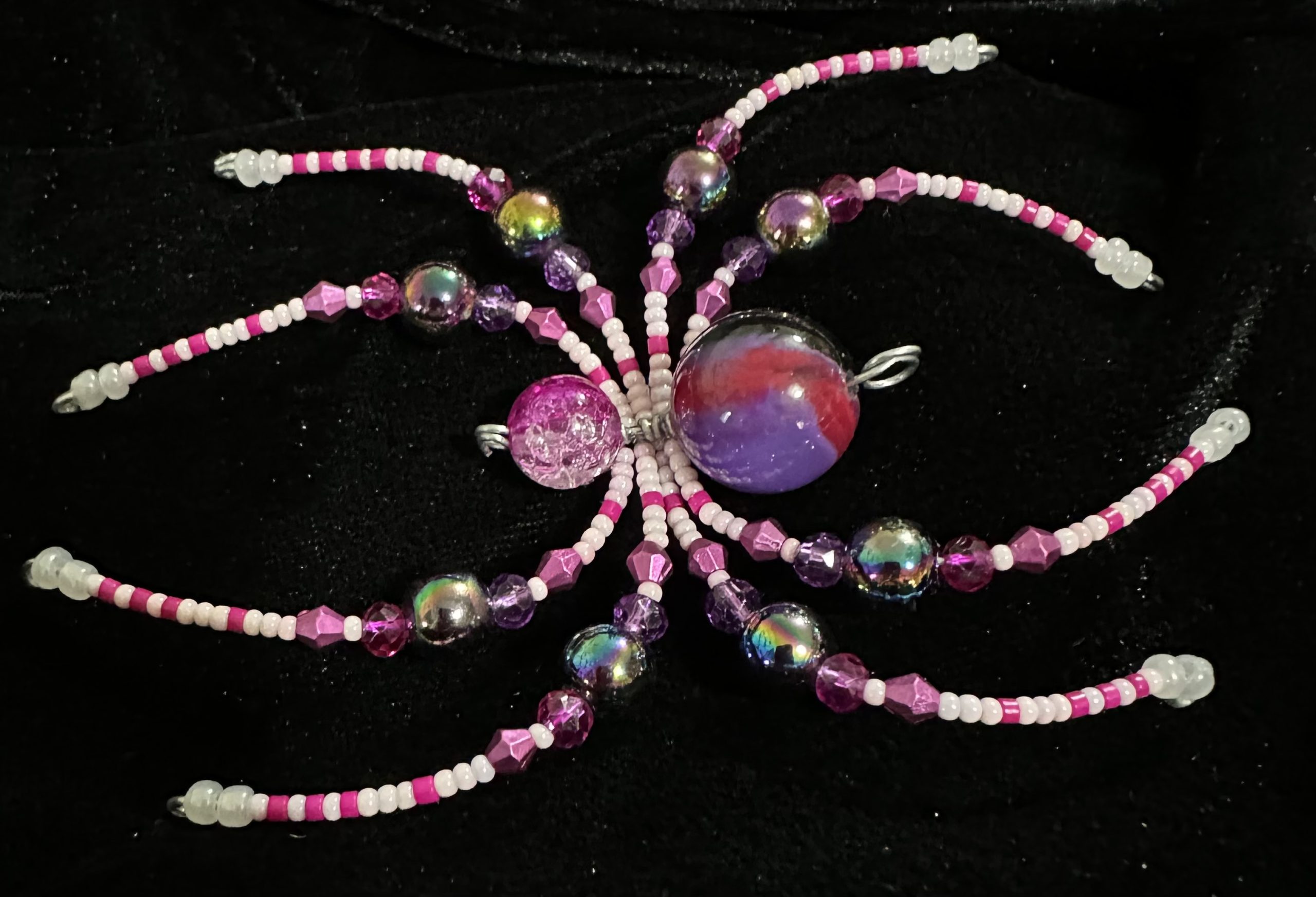 Handmade beaded Christmas spider ornament - Image 3