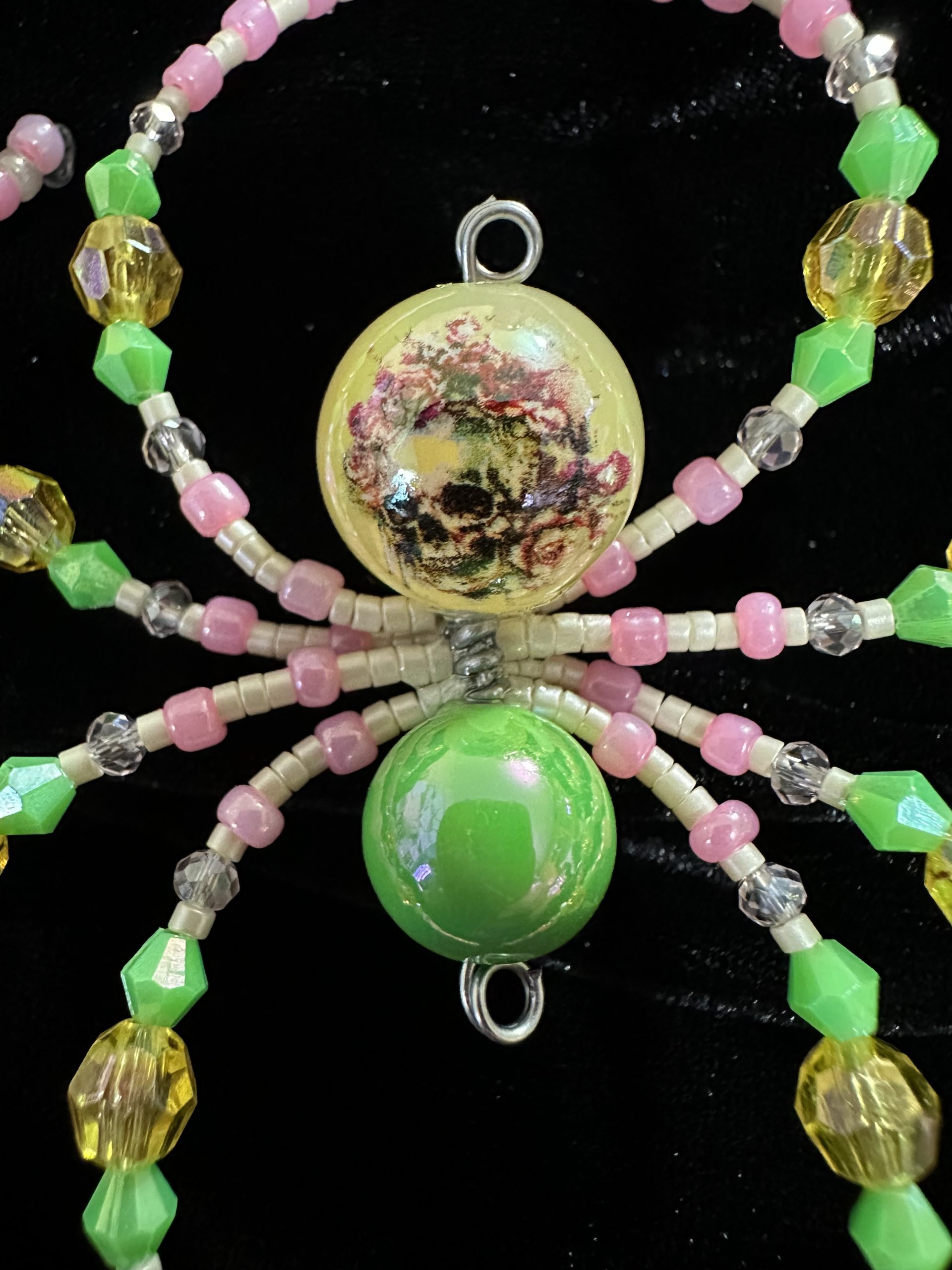 Halloween themed beaded spider decoration - Image 2