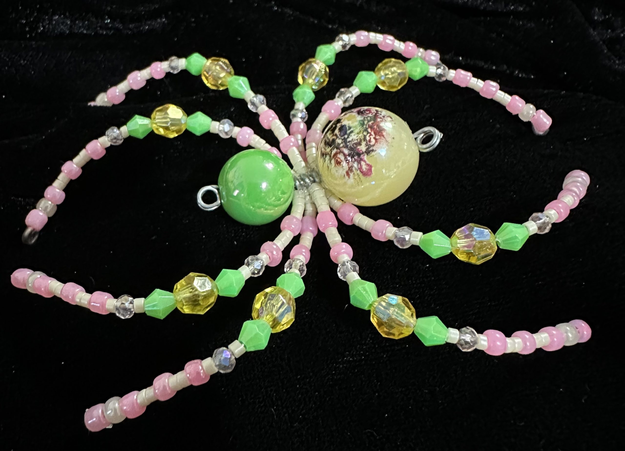 Halloween themed beaded spider decoration - Image 3