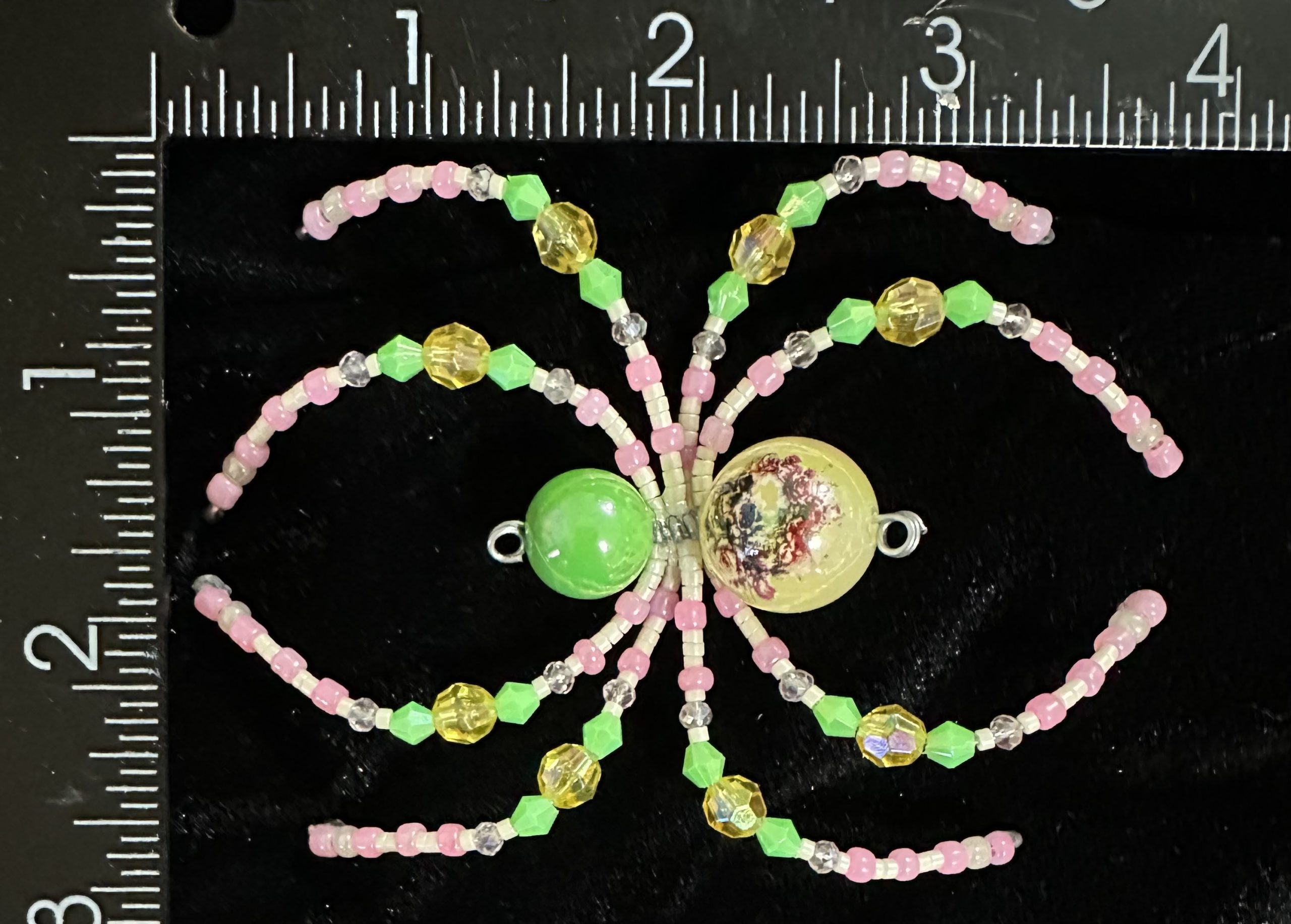 Halloween themed beaded spider decoration - Image 4